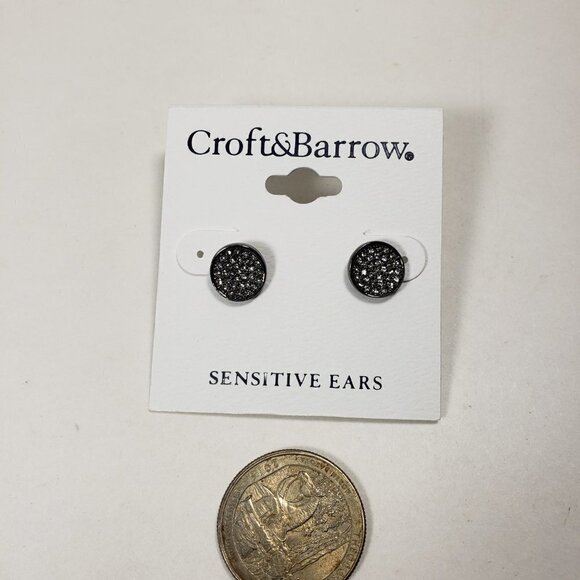 Croft & Barrow Women's Stunning Sparkling Black Small circle Stud Earrings - Picture 5 of 6